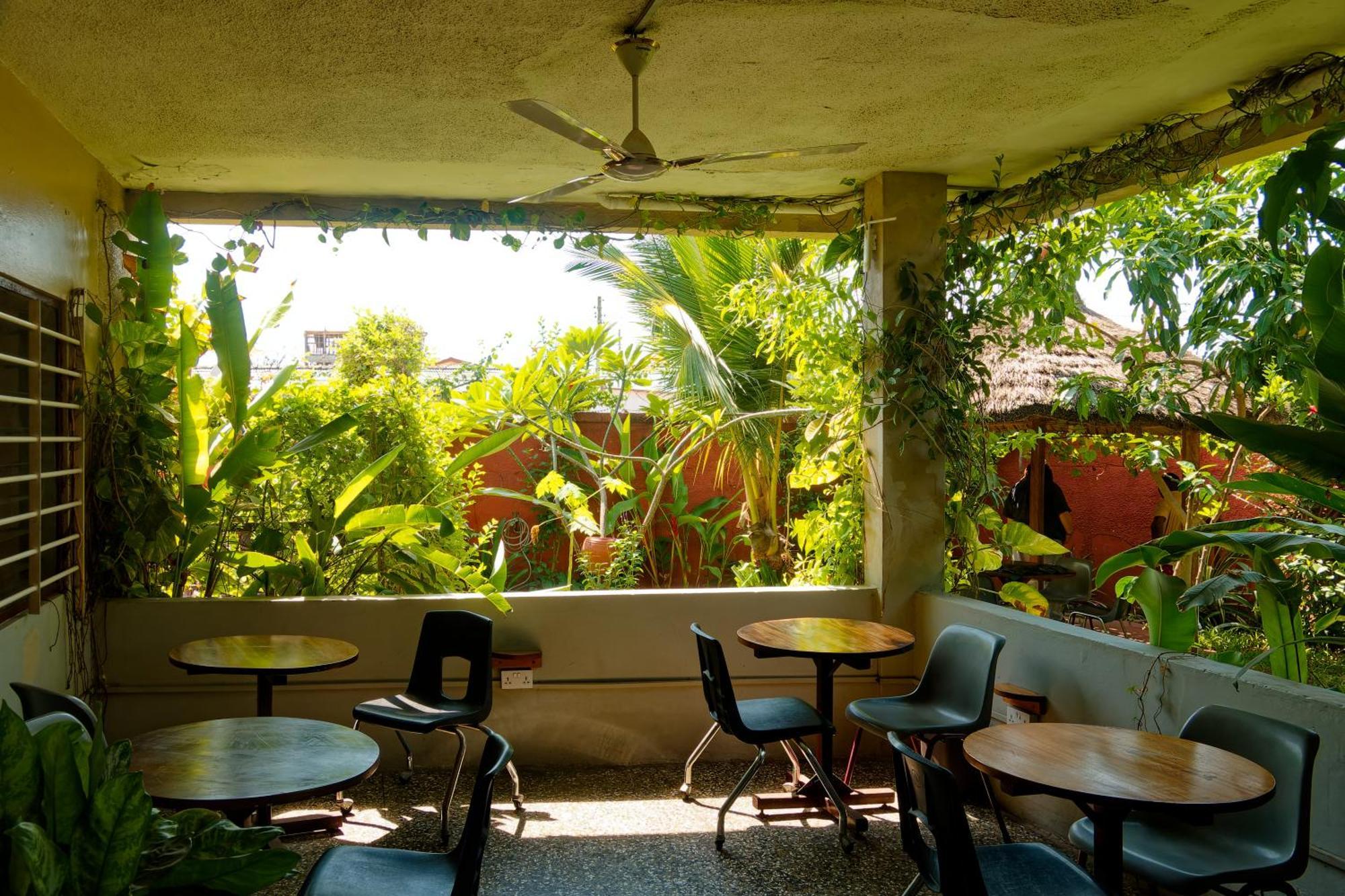 Hechtech House Apartment Accra Bagian luar foto