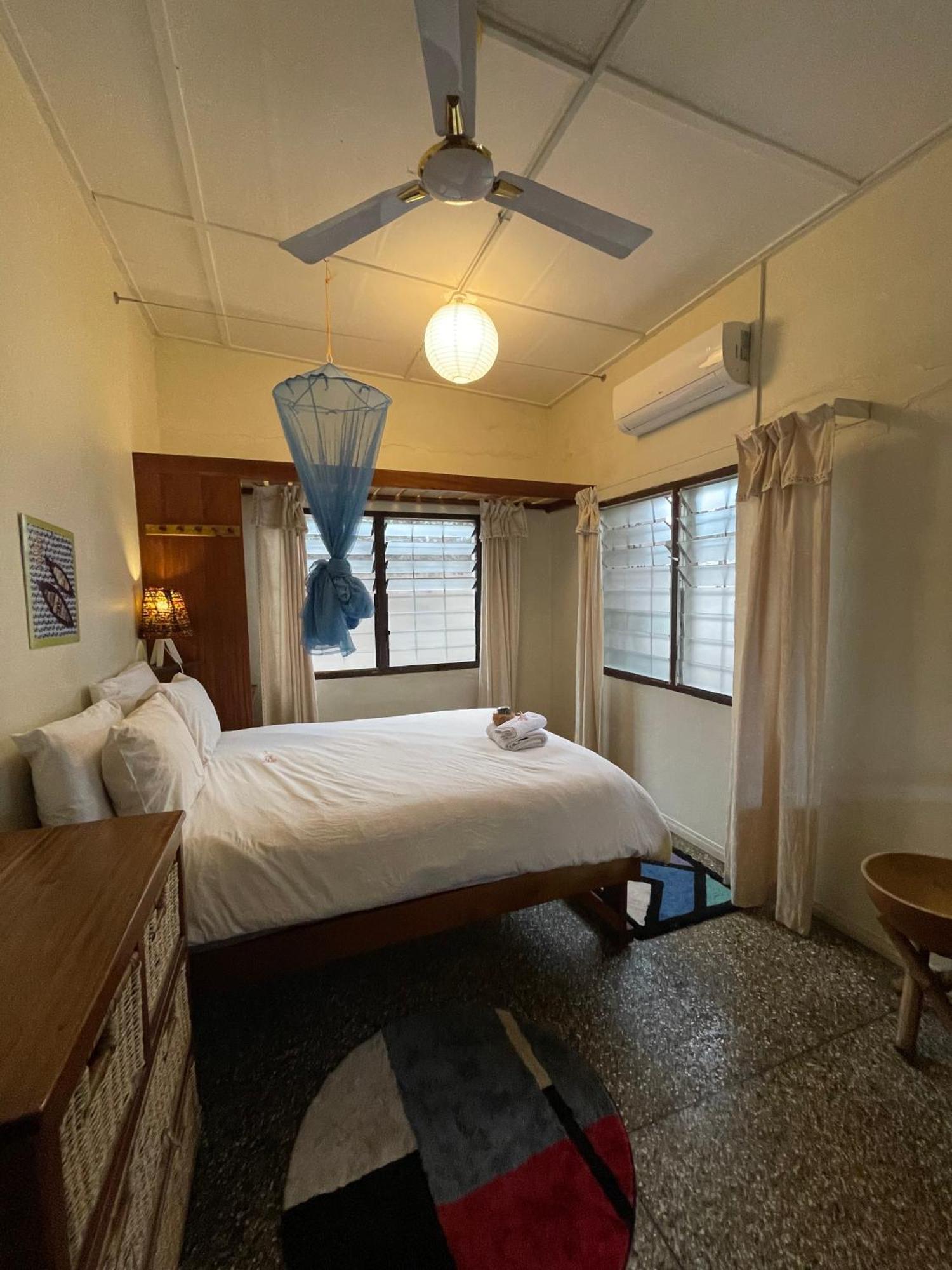 Hechtech House Apartment Accra Bagian luar foto