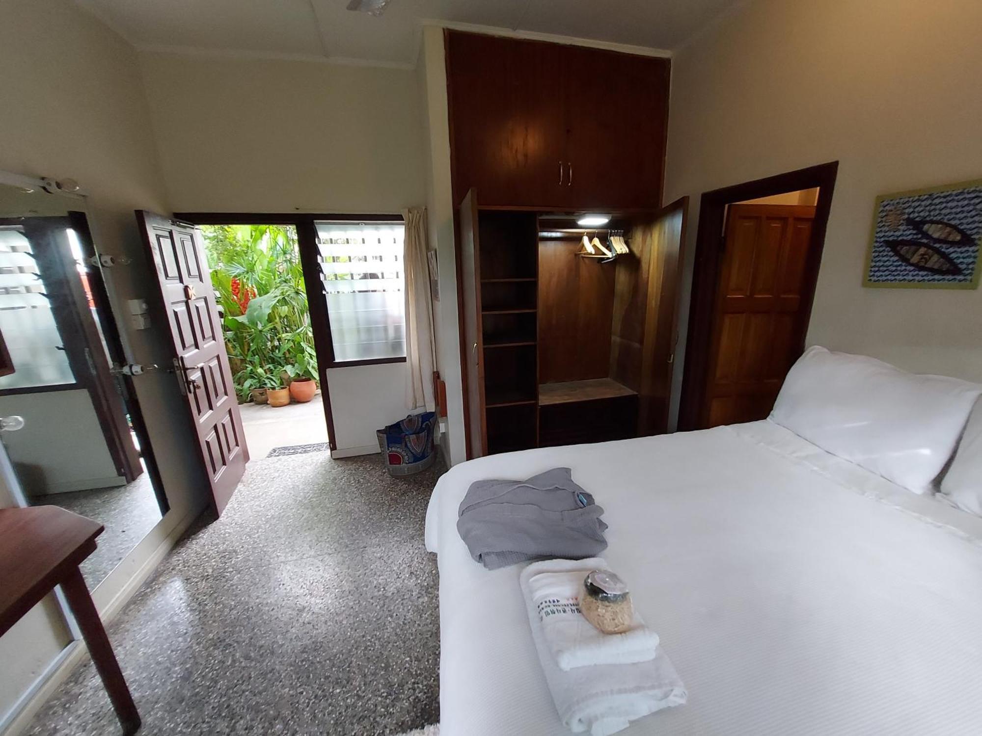 Hechtech House Apartment Accra Bagian luar foto